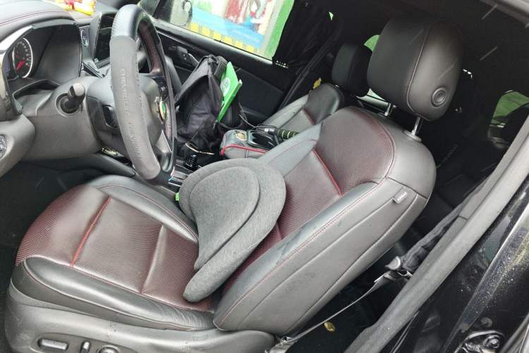 Used Chevrolet Blazer 2020 RS 650T 4x4 7-Seater Hardcore Edition Left Front Seat