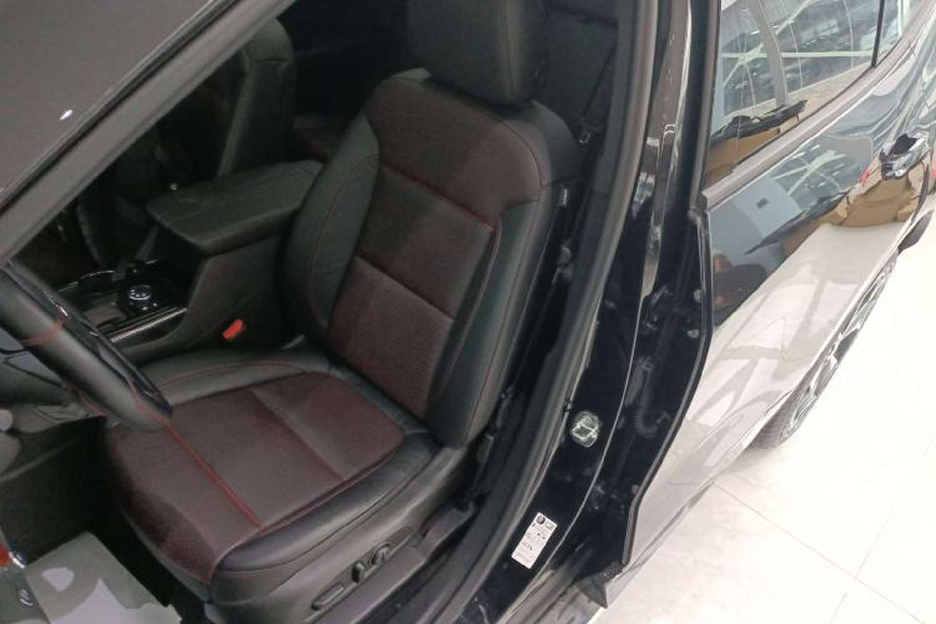 Used Chevrolet Blazer 2020 RS 650T 4x4 7-Seater Hardcore Edition Left Front Seat