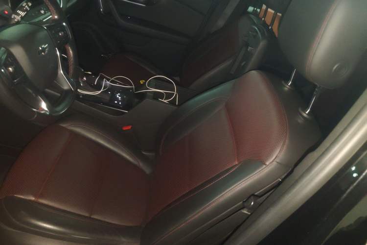 Used Chevrolet Blazer 2020 RS 650T 4x4 7-Seater Hardcore Edition Left Front Seat