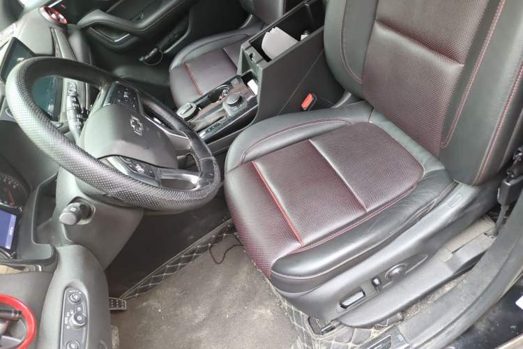 Used Chevrolet Blazer 2020 RS 650T 4x4 7-Seater Hardcore Edition Left Front Seat