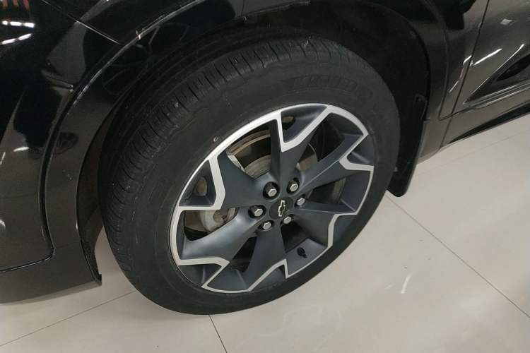 Used Chevrolet Blazer 2020 RS 650T 4x4 7-Seater Hardcore Edition Left Front Wheel Hub