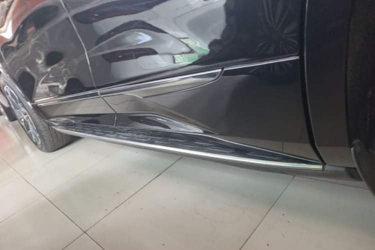 Used Chevrolet Blazer 2020 RS 650T 4x4 7-Seater Hardcore Edition Left Side Sill