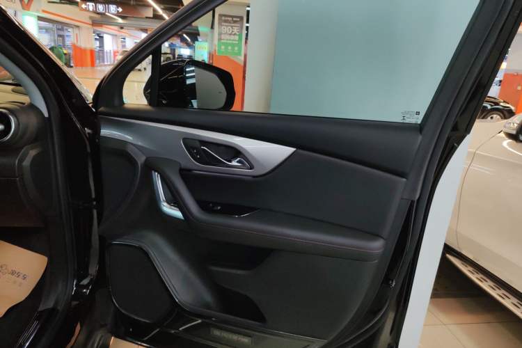 Used Chevrolet Blazer 2020 Redline 650T 7-Seater Ting Edition Right Front Door Interior
