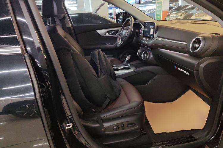 Used Chevrolet Blazer 2020 Redline 650T 7-Seater Ting Edition Right Front Seat