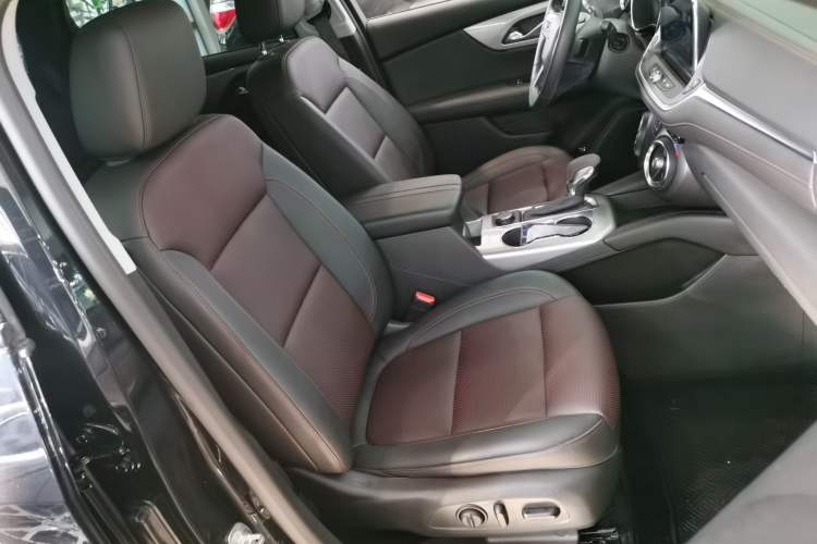 Used Chevrolet Blazer 2020 Redline 650T 7-Seater Ting Edition Right Front Seat