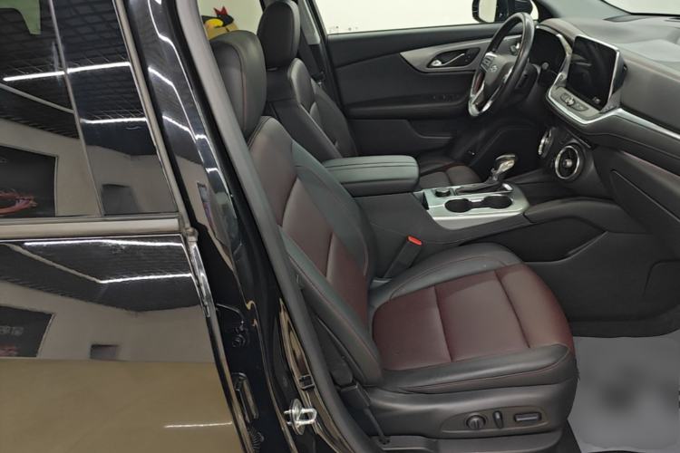 Used Chevrolet Blazer 2020 Redline 650T 7-Seater Ting Edition Right Front Seat