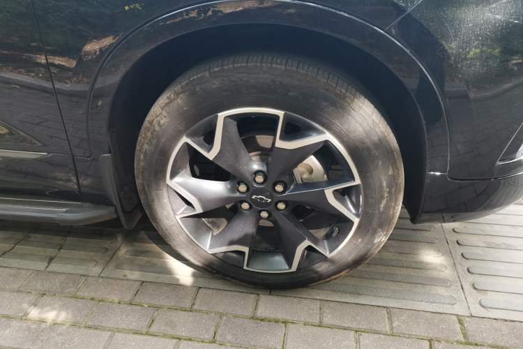 Used Chevrolet Blazer 2020 RS 650T 4x4 7-Seater Hardcore Edition Right Front Wheel Hub