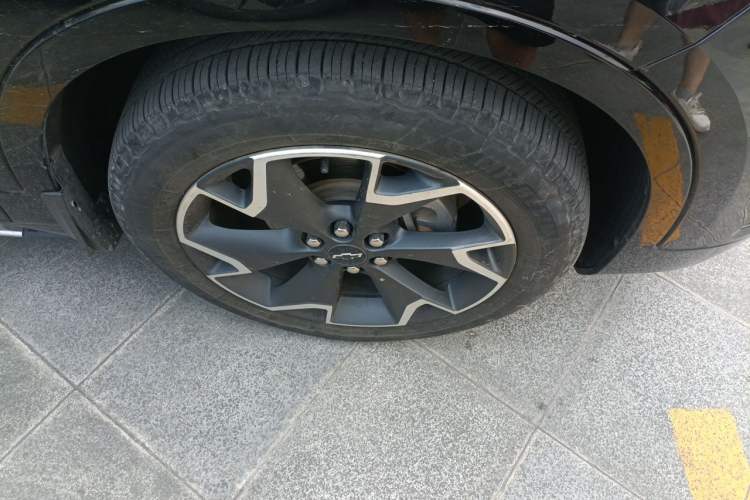 Used Chevrolet Blazer 2020 RS 650T 4x4 7-Seater Hardcore Edition Right Front Wheel Hub