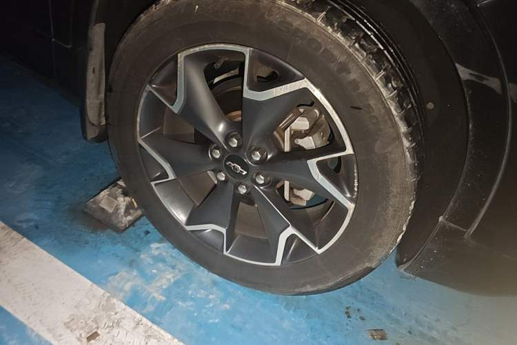 Used Chevrolet Blazer 2020 RS 650T 4x4 5-Seater Hardcore Edition Right Front Wheel Hub