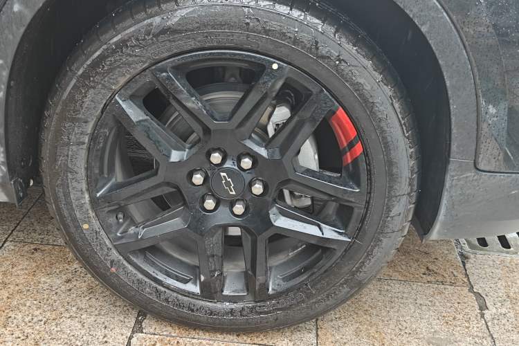 Used Chevrolet Blazer 2020 Redline 650T 7-Seater Ting Edition Right Front Wheel Hub