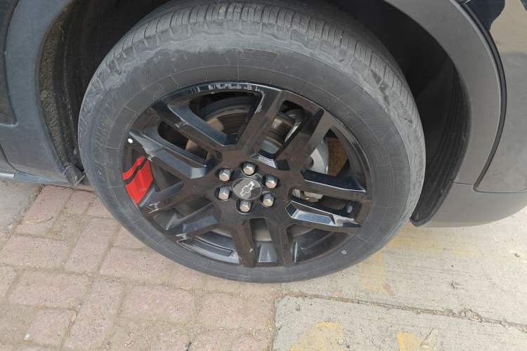 Used Chevrolet Blazer 2020 Redline 650T 5-Seater Model Right Front Wheel Hub