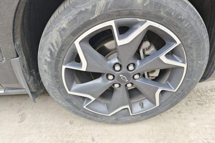 Used Chevrolet Blazer 2020 RS 650T 4x4 7-Seater Hardcore Edition Right Front Wheel Hub