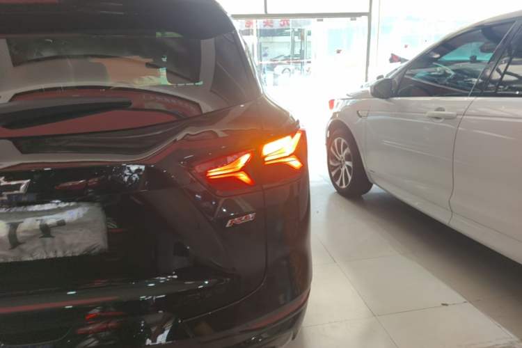 Used Chevrolet Blazer 2020 RS 650T Twin-Clutch All-Wheel Drive 7-Seater Top-Grade Version Right Rear Taillight