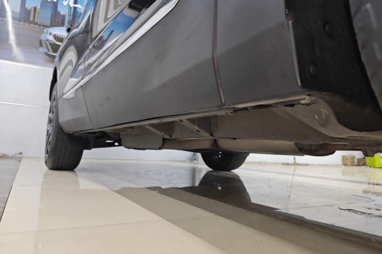 Used Chevrolet Blazer 2020 Redline 650T 7-Seater Ting Edition Right Side Sill