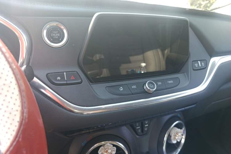 Used Chevrolet Blazer 2020 650T 7-Seater Luxury Edition Audio And AC Panel