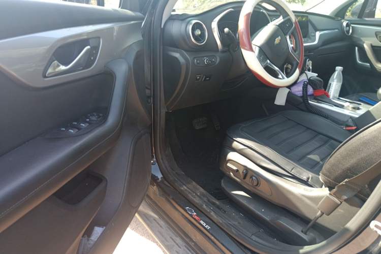 Used Chevrolet Blazer 2020 650T 7-Seater Luxury Edition Driver Seat
