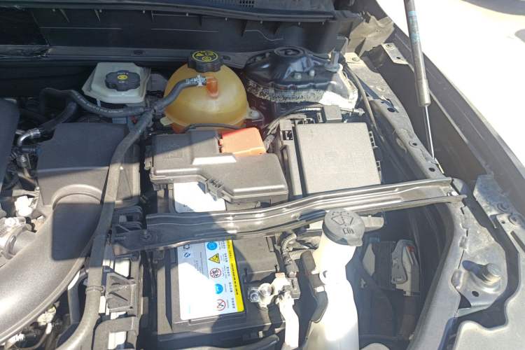 Used Chevrolet Blazer 2020 650T 7-Seater Luxury Edition Engine Bay Left