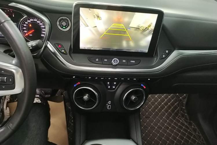 Used Chevrolet Blazer 2020 650T 7-Seater WEI Version Audio And AC Panel