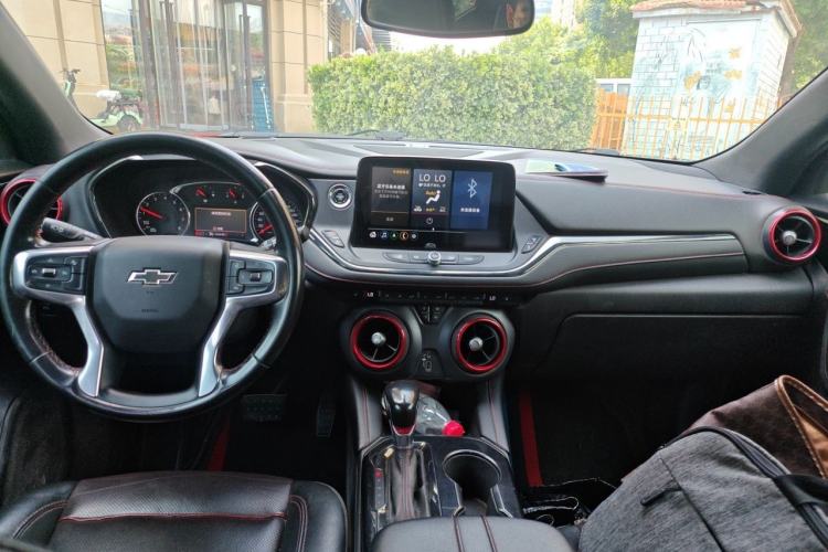 Used Chevrolet Blazer 2020 RS 650T 4x4 7-Seater Hardcore Edition Center Console