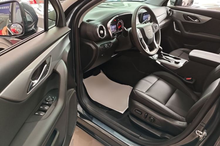 Used Chevrolet Blazer 2020 650T 7-Seater Luxury Edition Driver Seat