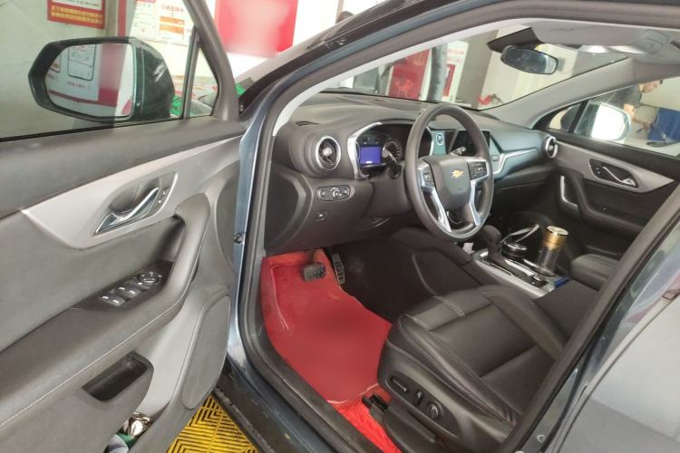 Used Chevrolet Blazer 2020 650T 7-Seater Luxury Edition Driver Seat