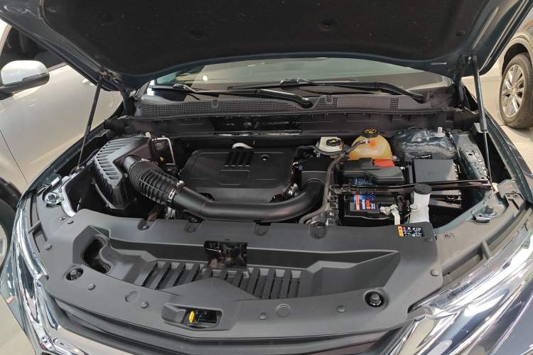 Used Chevrolet Blazer 2020 650T 7-Seater Luxury Edition Engine Bay