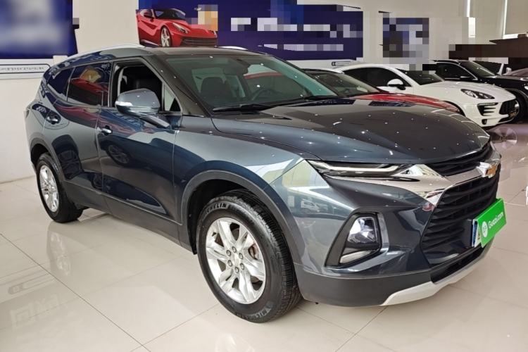 Used Chevrolet Blazer 2020 650T 7-Seater Luxury Edition Front Right 45 Deg