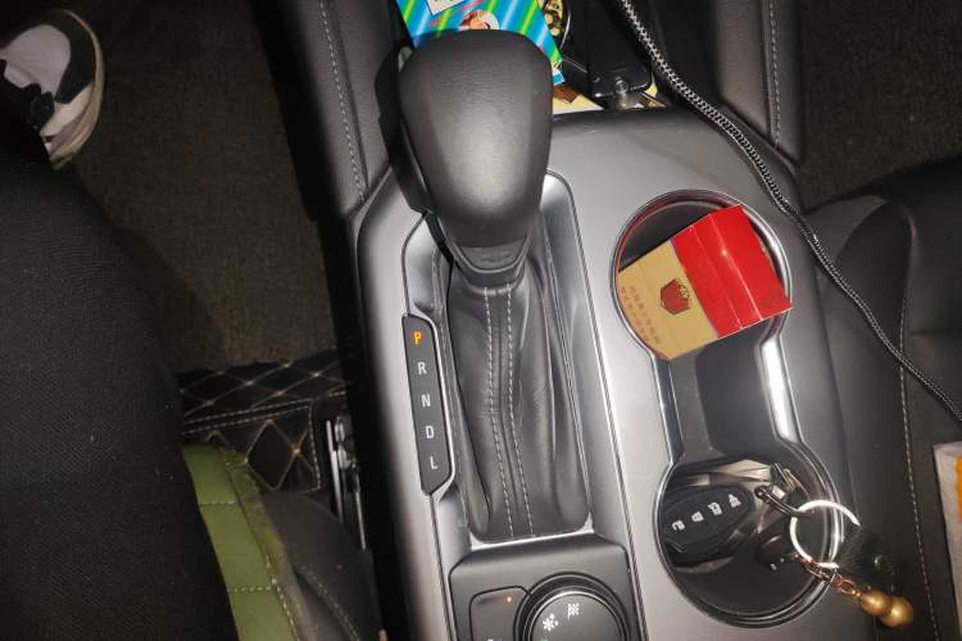 Used Chevrolet Blazer 2020 650T 7-Seater Luxury Edition Gear Lever