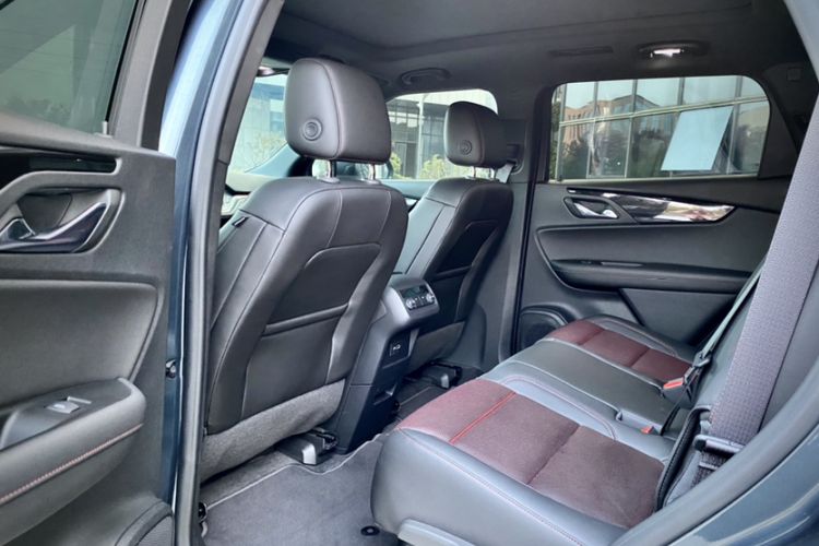 Used Chevrolet Blazer 2020 RS 650T 4x4 7-Seater Hardcore Edition Interior 1