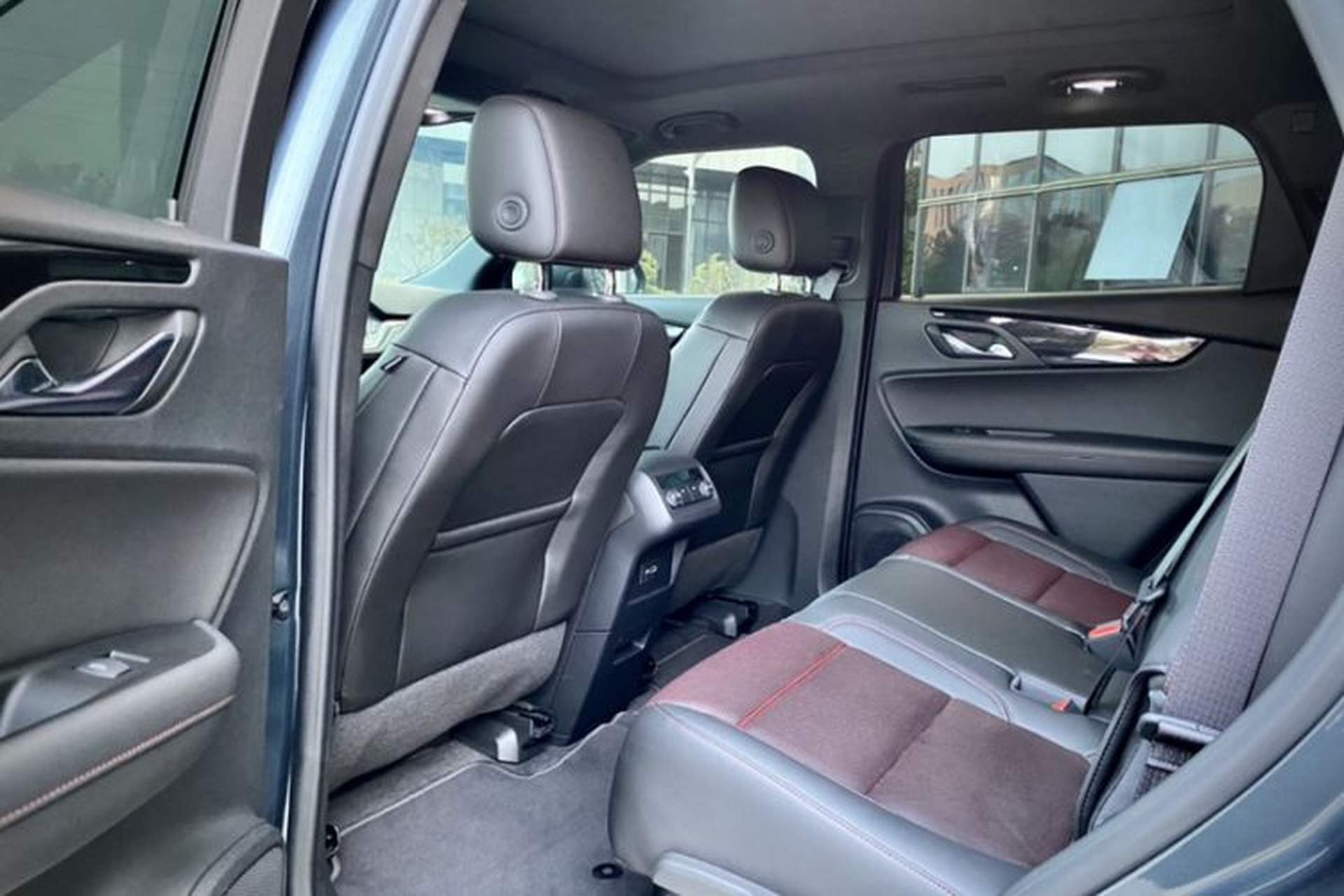 Used Chevrolet Blazer 2020 RS 650T 4x4 7-Seater Hardcore Edition Interior 1