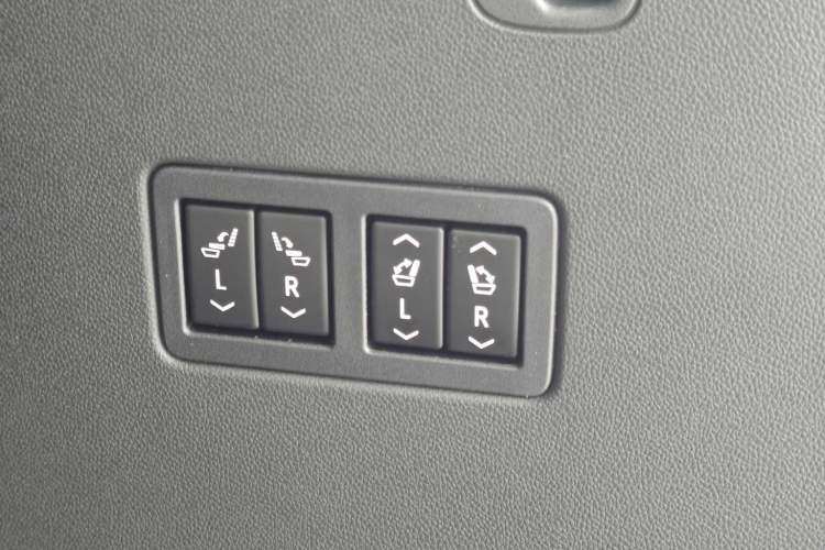Used Chevrolet Blazer 2020 650T 7-Seater WEI Version Interior 1