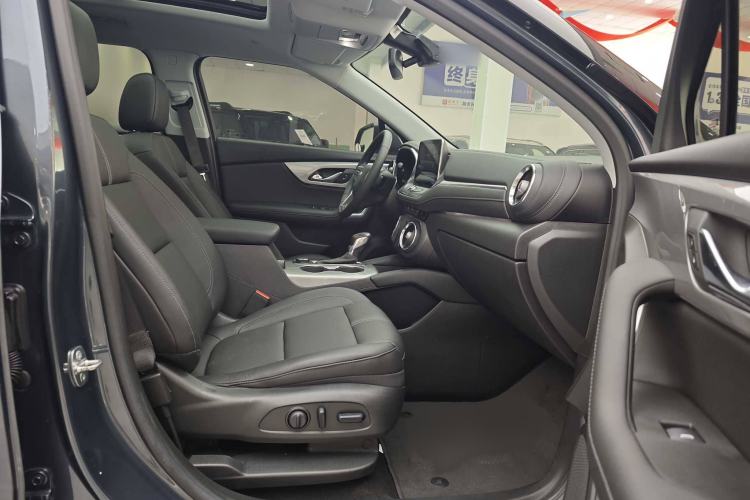 Used Chevrolet Blazer 2020 650T 7-Seater WEI Version Interior 11