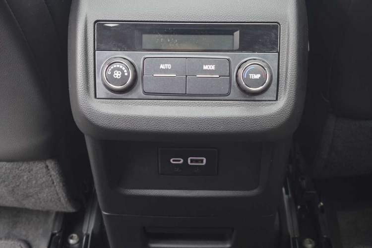 Used Chevrolet Blazer 2020 650T 7-Seater WEI Version Interior 13