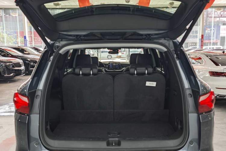 Used Chevrolet Blazer 2020 650T 7-Seater WEI Version Interior 9
