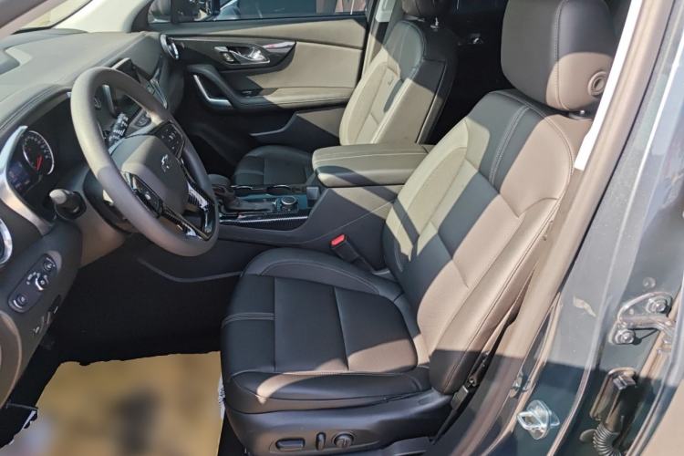 Used Chevrolet Blazer 2020 650T 7-Seater Luxury Edition Left Front Seat