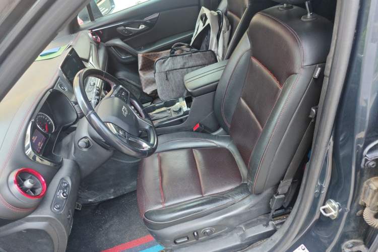 Used Chevrolet Blazer 2020 RS 650T 4x4 7-Seater Hardcore Edition Left Front Seat