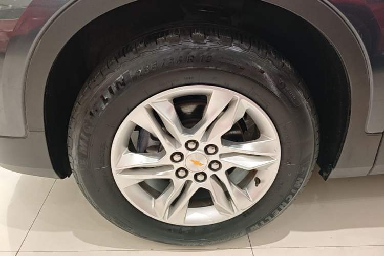 Used Chevrolet Blazer 2020 650T 7-Seater Luxury Edition Left Front Wheel Hub