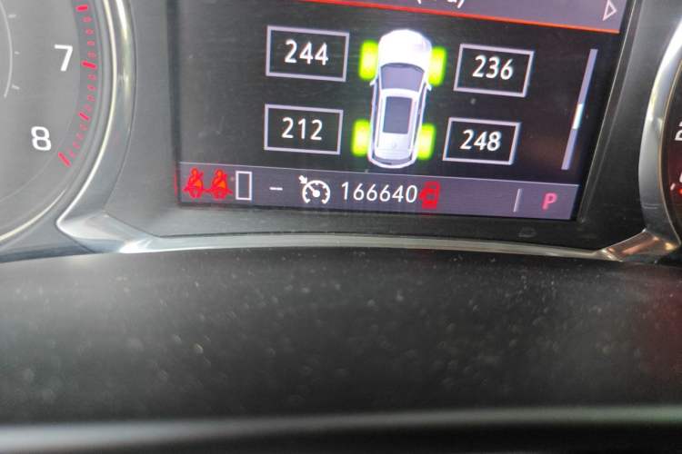 Used Chevrolet Blazer 2020 RS 650T 4x4 7-Seater Hardcore Edition Odometer Close Up