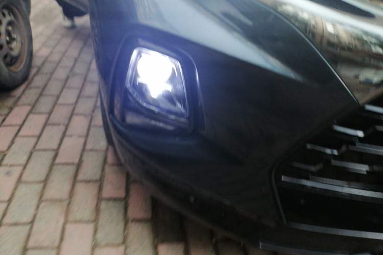 Used Chevrolet Blazer 2020 RS 650T Twin-Clutch All-Wheel Drive 7-Seater Top-Grade Version Right Front Headlight