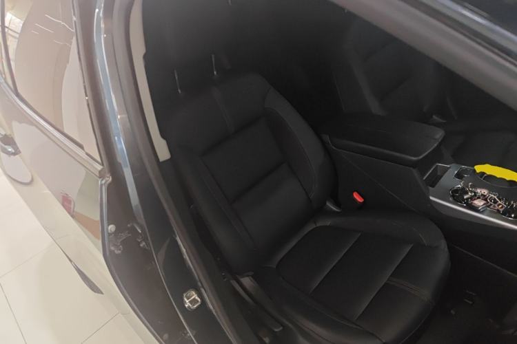 Used Chevrolet Blazer 2020 650T 7-Seater Luxury Edition Right Front Seat