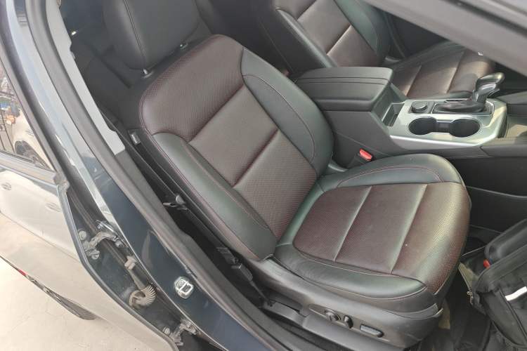 Used Chevrolet Blazer 2020 Redline 650T 7-Seater Ting Edition Right Front Seat