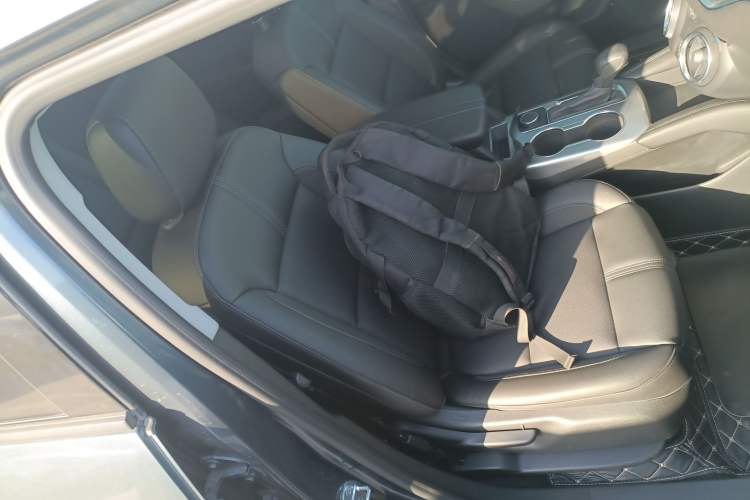 Used Chevrolet Blazer 2020 650T 7-Seater Luxury Edition Right Front Seat
