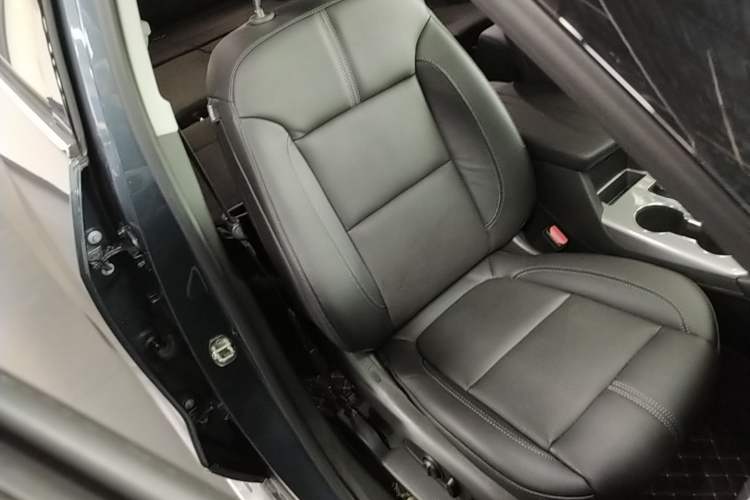Used Chevrolet Blazer 2020 650T 7-Seater WEI Version Right Front Seat
