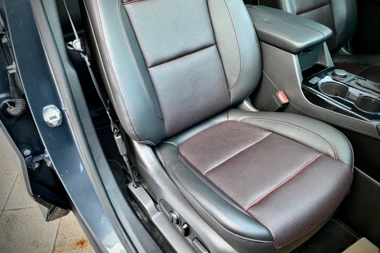 Used Chevrolet Blazer 2020 RS 650T 4x4 7-Seater Hardcore Edition Right Front Seat