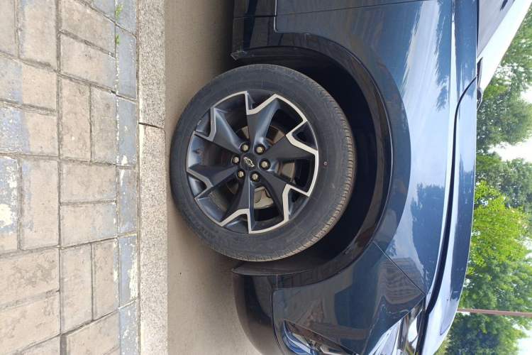 Used Chevrolet Blazer 2020 RS 650T 4x4 7-Seater Hardcore Edition Right Front Wheel Hub
