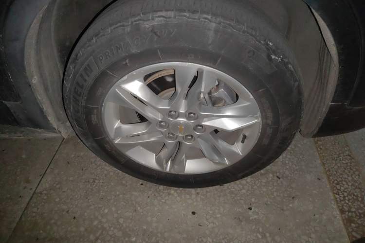 Used Chevrolet Blazer 2020 650T 7-Seater Luxury Edition Right Front Wheel Hub