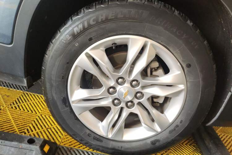 Used Chevrolet Blazer 2020 650T 7-Seater Luxury Edition Right Front Wheel Hub