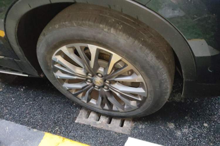 Used Chevrolet Blazer 2020 650T 7-Seater WEI Version Right Front Wheel Hub