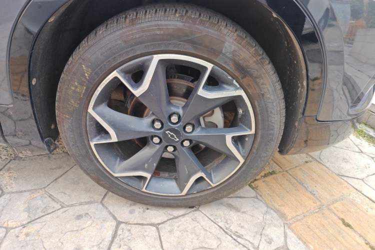Used Chevrolet Blazer 2020 RS 650T 4x4 7-Seater Hardcore Edition Right Front Wheel Hub