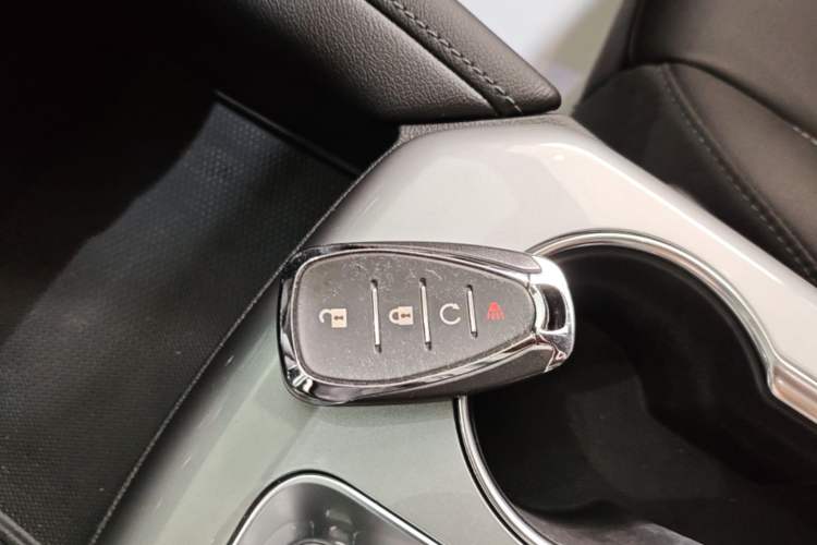 Used Chevrolet Blazer 2020 650T 7-Seater Luxury Edition Vehicle Key